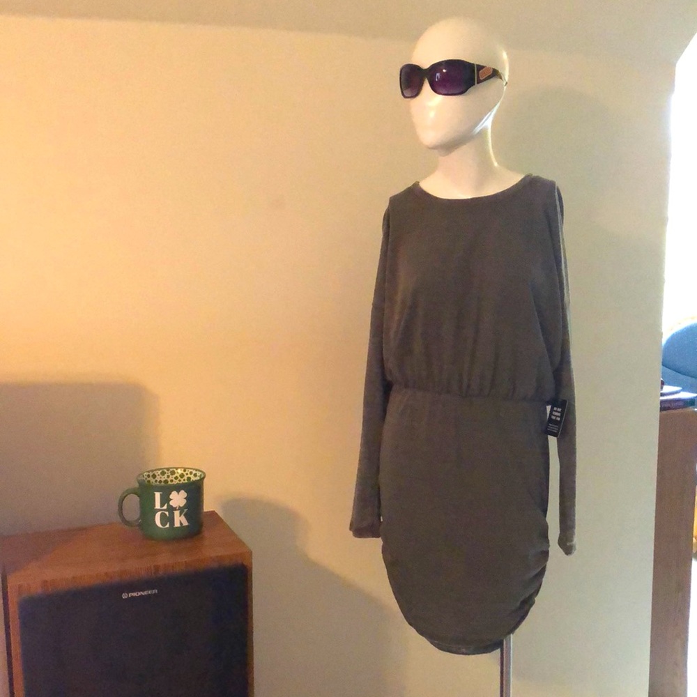 New Women’s Express Long Drip Sleeve Dress